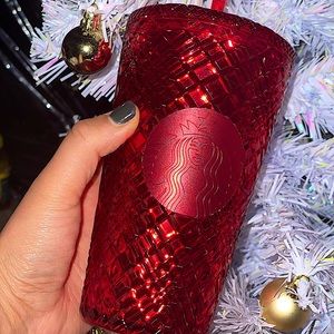 ☕️🎅🏼 *LIMITED EDITION* Starbucks 2021 16 oz Red Cold Drink Holiday Tumbler ❄️